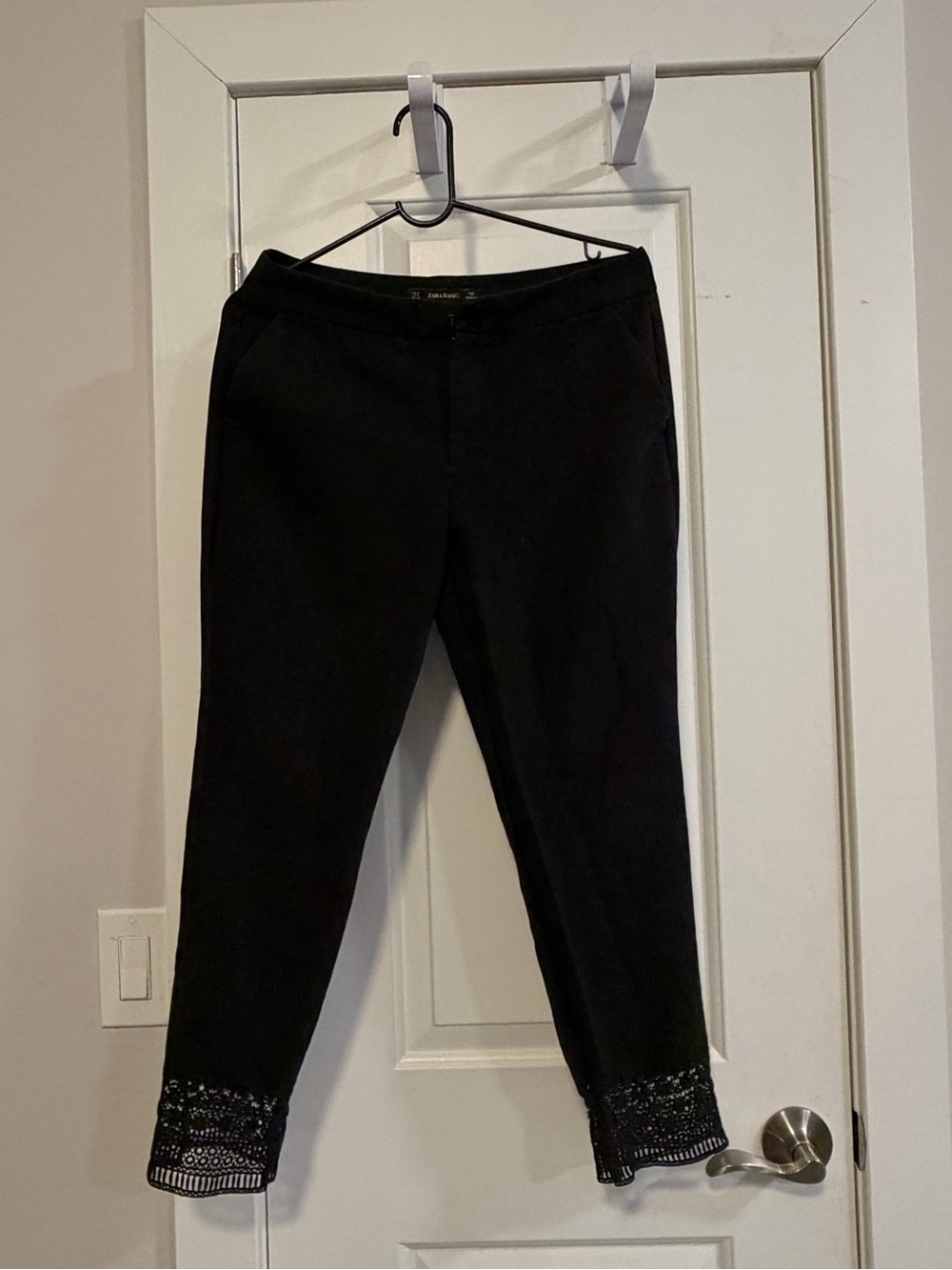 Zara cropped/capri pants size medium